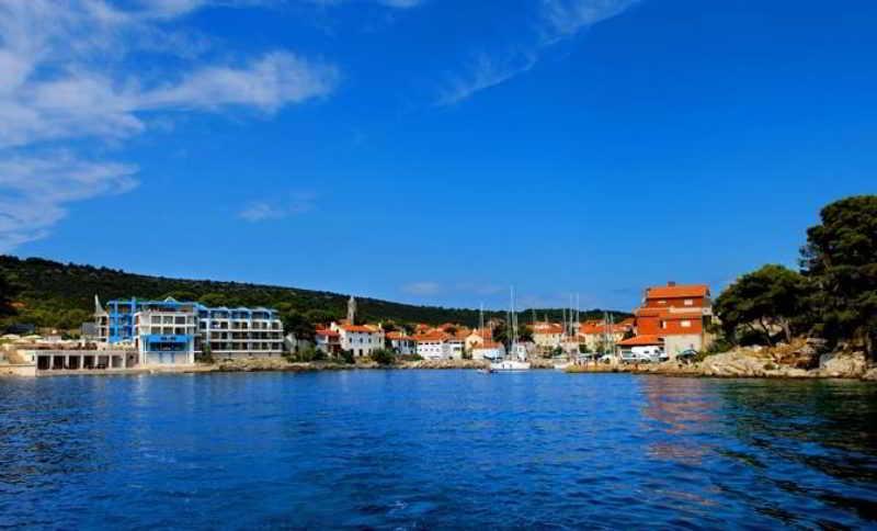 Hotel Maxim Божава Экстерьер фото